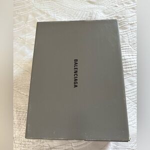 Balenciaga shoe Box